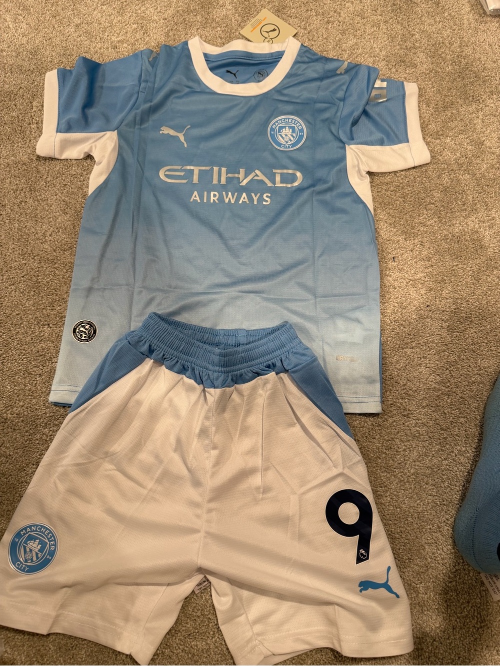 Puma Kids Light Blue and White Manchester City Soccer Set